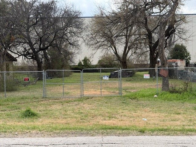 2736 Cedardale Road, Lancaster, TX 75134