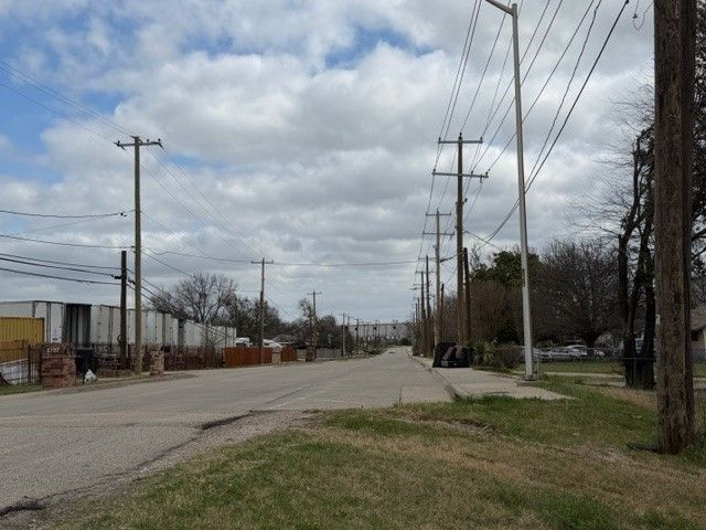 2736 Cedardale Road, Lancaster, TX 75134