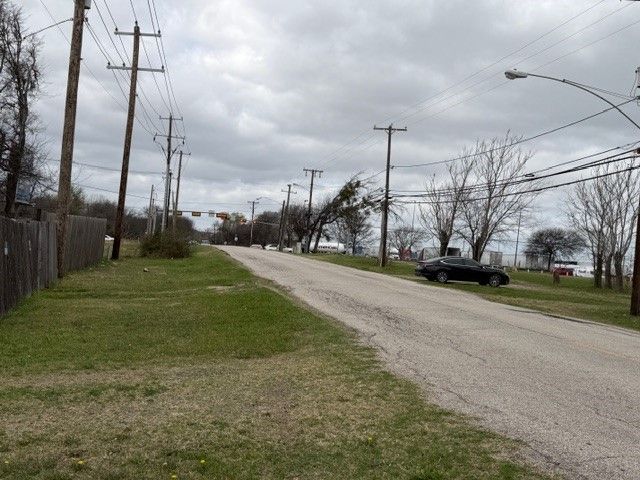 2736 Cedardale Road, Lancaster, TX 75134