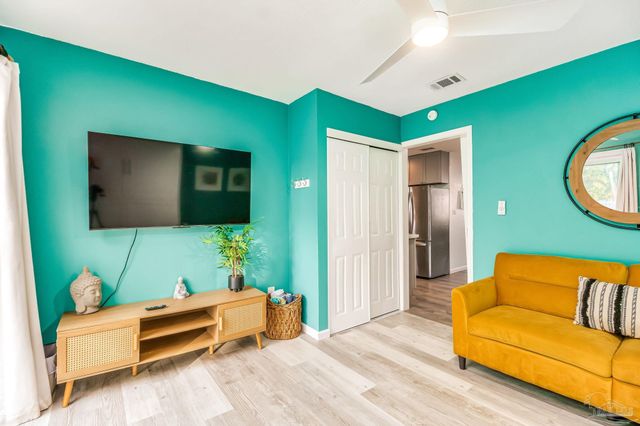 809 Bremen Ave, Pensacola, FL 32507