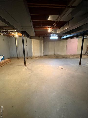 22108 Dante Street, Oak Park, MI 48237