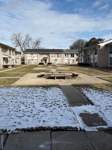 22108 Dante Street, Oak Park, MI 48237