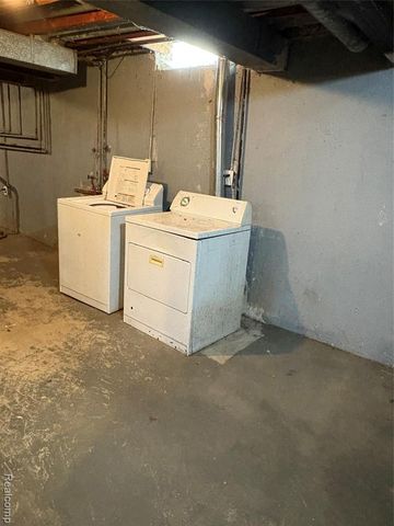 22108 Dante Street, Oak Park, MI 48237