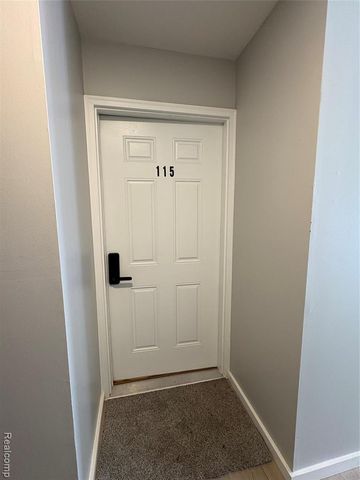 22108 Dante Street, Oak Park, MI 48237