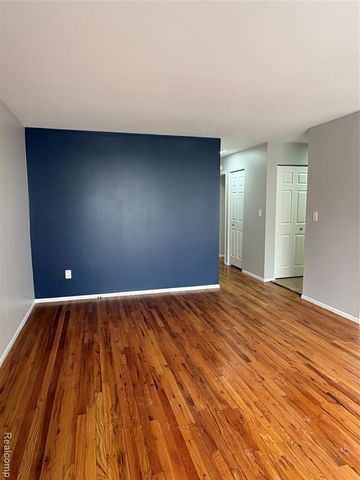 22108 Dante Street, Oak Park, MI 48237