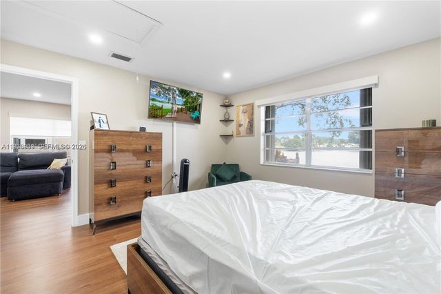 796 Banks Rd, Coconut Creek, FL 33063