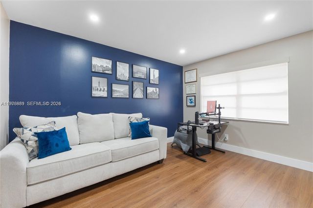 796 Banks Rd, Coconut Creek, FL 33063