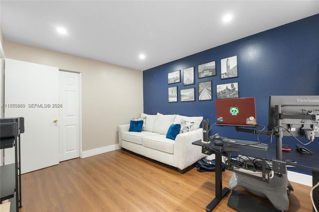 796 Banks Rd, Coconut Creek, FL 33063