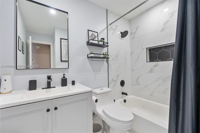 796 Banks Rd, Coconut Creek, FL 33063