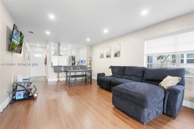 796 Banks Rd, Coconut Creek, FL 33063