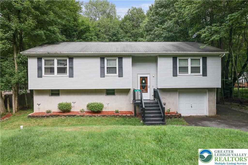 108 Moccasin Trail, Coolbaugh Twp, PA 18347