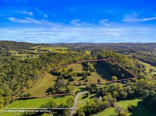 792 RH Ellis Rd, Dandridge, TN 37725