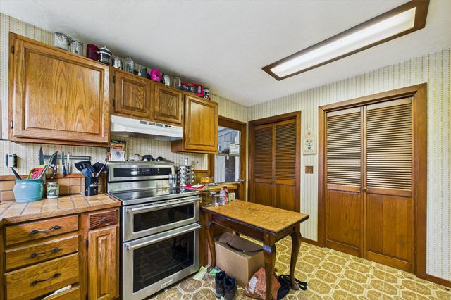 90 Oak Street, Miranda, CA 95553