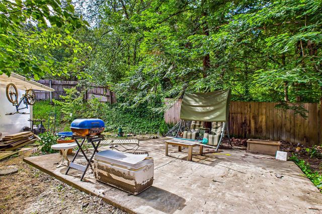 90 Oak Street, Miranda, CA 95553