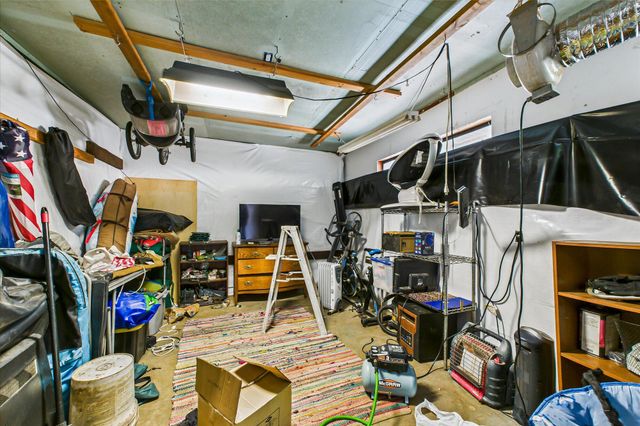 90 Oak Street, Miranda, CA 95553