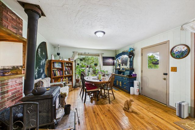 90 Oak Street, Miranda, CA 95553