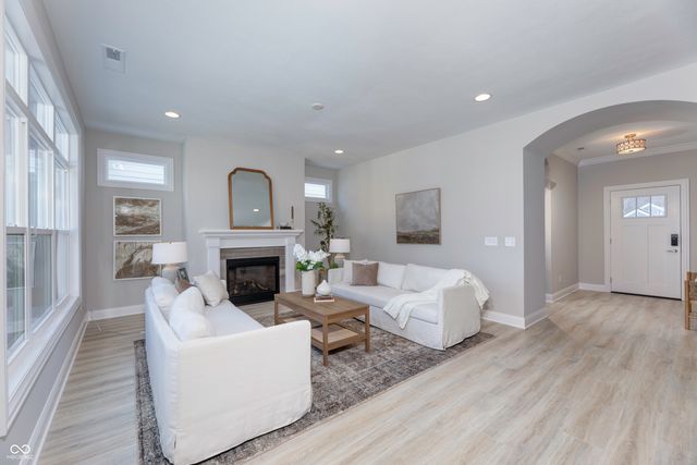 16742 Sunland Farm Drive, Fishers, IN 46040