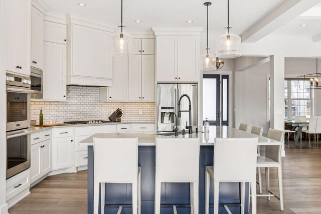 16865 46th Avenue N, Plymouth, MN 55446