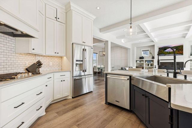 16865 46th Avenue N, Plymouth, MN 55446