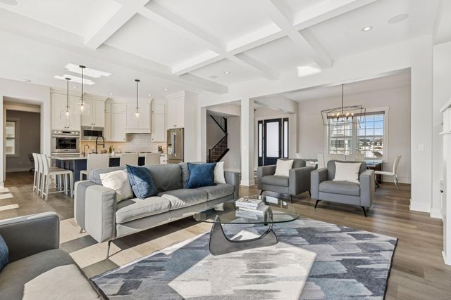 16865 46th Avenue N, Plymouth, MN 55446