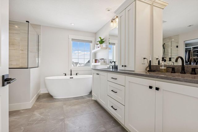 16865 46th Avenue N, Plymouth, MN 55446