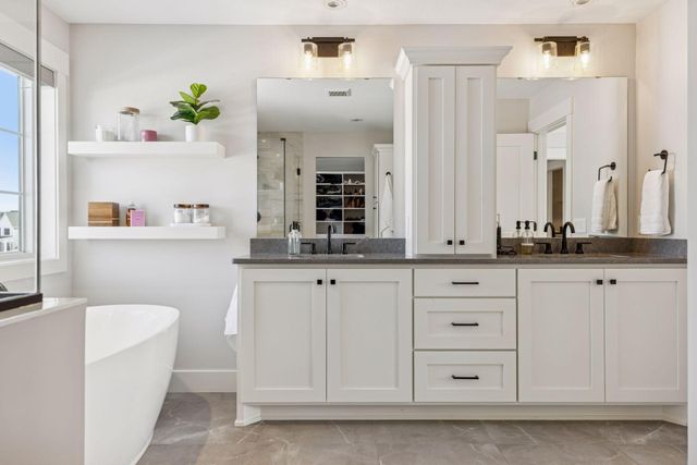 16865 46th Avenue N, Plymouth, MN 55446