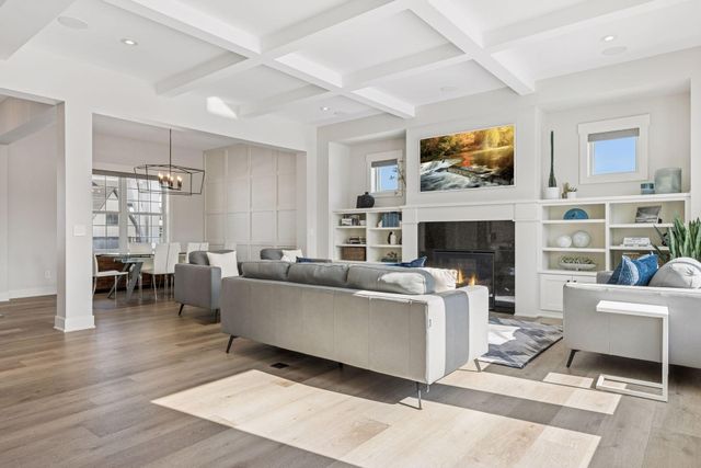 16865 46th Avenue N, Plymouth, MN 55446