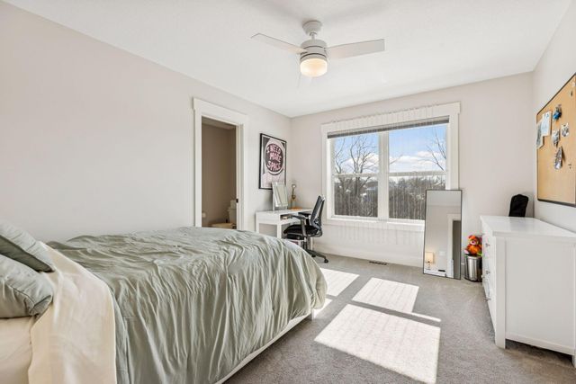 16865 46th Avenue N, Plymouth, MN 55446