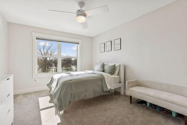 16865 46th Avenue N, Plymouth, MN 55446