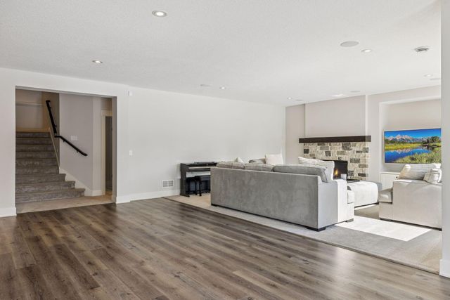 16865 46th Avenue N, Plymouth, MN 55446