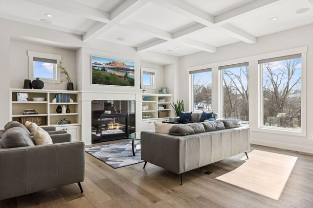 16865 46th Avenue N, Plymouth, MN 55446