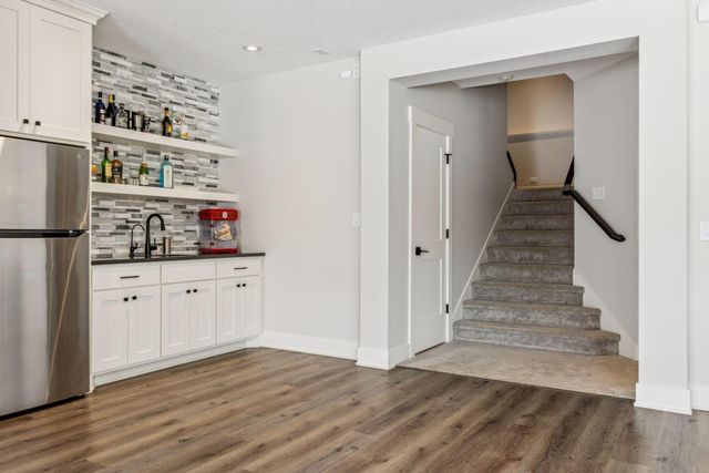 16865 46th Avenue N, Plymouth, MN 55446