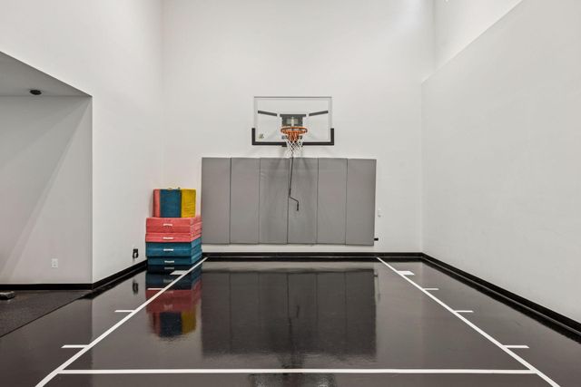 16865 46th Avenue N, Plymouth, MN 55446