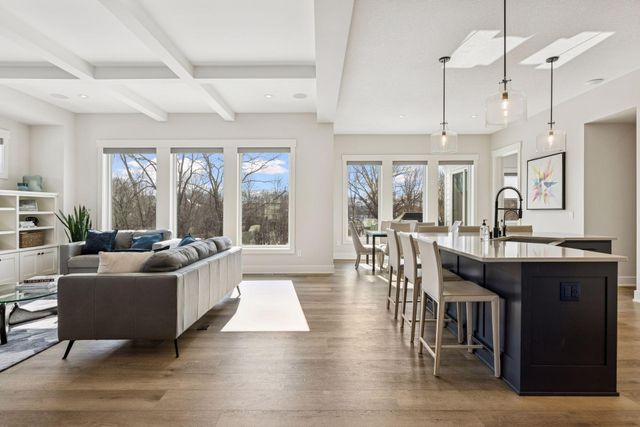 16865 46th Avenue N, Plymouth, MN 55446