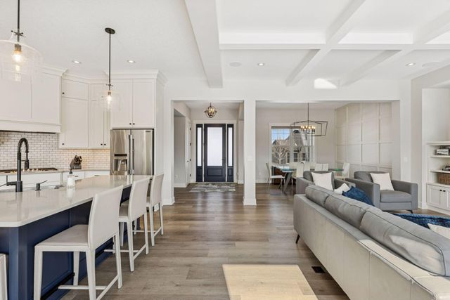 16865 46th Avenue N, Plymouth, MN 55446