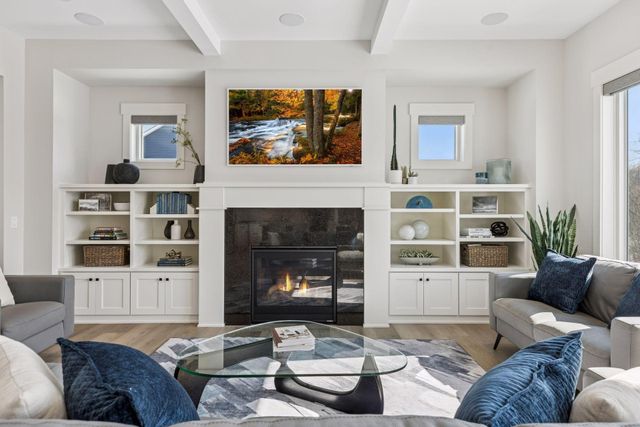 16865 46th Avenue N, Plymouth, MN 55446