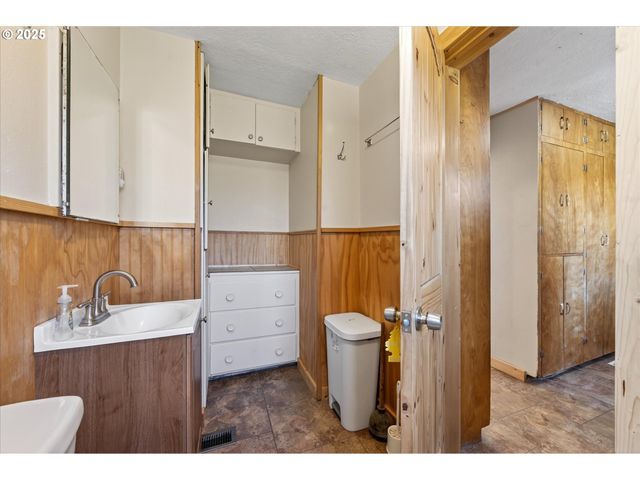 109 HIGHWAY 82, Lostine, OR 97857