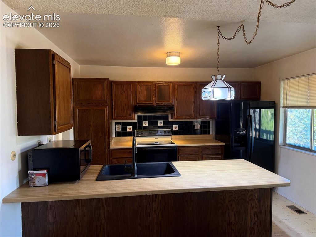 2548 Prescott Circle, Colorado Springs, CO 80916 — photo 3
