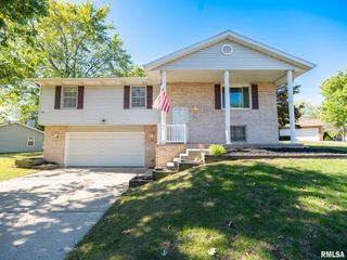 1316 W BUCKINGHAM Drive, Peoria, IL 61614