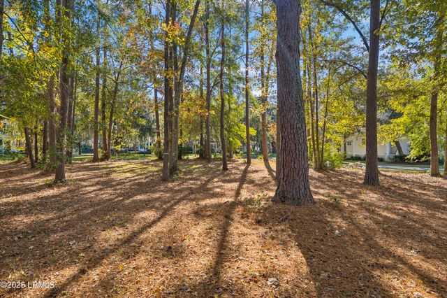 7 N Loudon, Beaufort, SC 29906