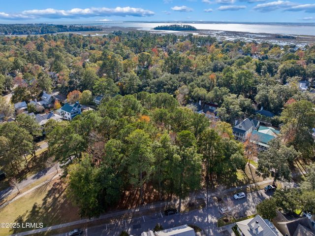 7 N Loudon, Beaufort, SC 29906