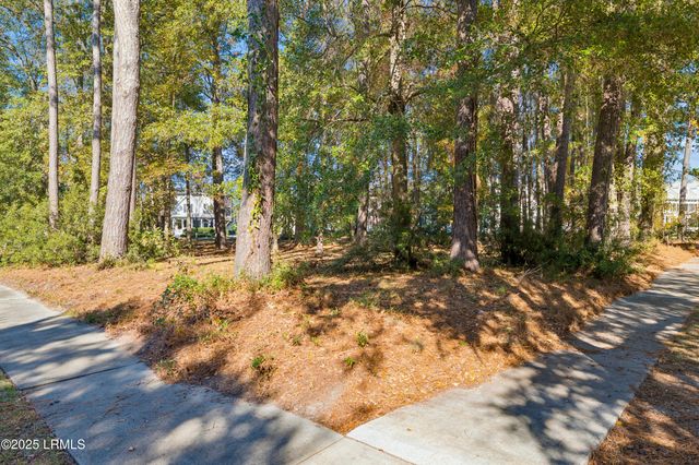 7 N Loudon, Beaufort, SC 29906