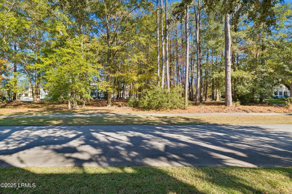 7 N Loudon, Beaufort, SC 29906