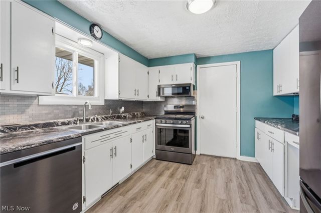 2465 Meadowside Street NW, Massillon, OH 44647