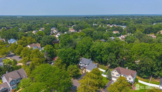 27 Oakland Road, Old Bridge, NJ 08857