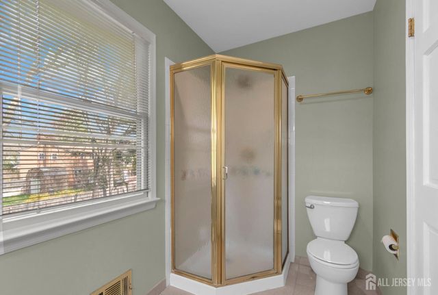 27 Oakland Road, Old Bridge, NJ 08857