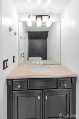 27 Oakland Road, Old Bridge, NJ 08857