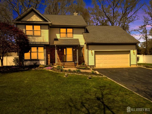 27 Oakland Road, Old Bridge, NJ 08857