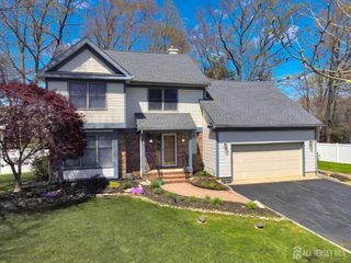 27 Oakland Road, Old Bridge, NJ 08857