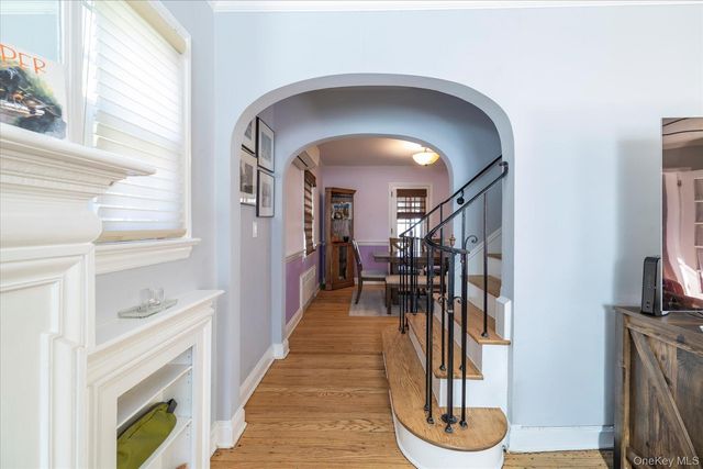 107 Acorn Way, Malverne, NY 11565